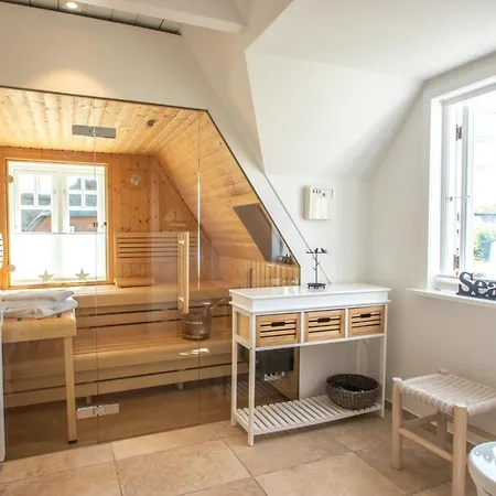 Funkelstern Holiday home Oldsum